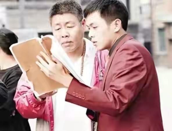 “京圈太子”不忍了：张若昀正式起诉父亲，他比毛晓彤还惨