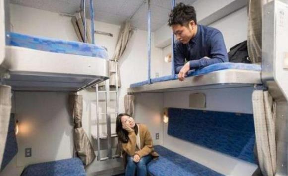 火车卧铺车厢里有软卧与硬卧，为什么男女不分开弄单独车厢？