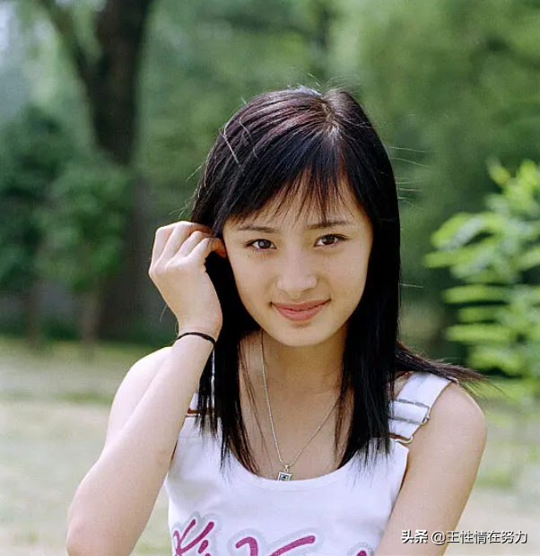 让人意想不到的明星旧照，郑钧年轻时堪比元彬，巩俐婚礼大咖云集