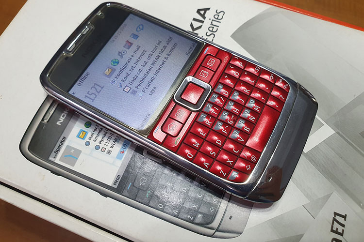 十多年前的經典！它是Nokia商务接待街机游戏，与第一款Android机同一年公布