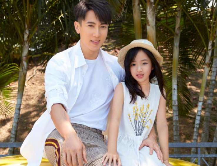 有種“女大十八變”叫吳尊女兒，《爸爸去哪兒》4年後，變成這樣