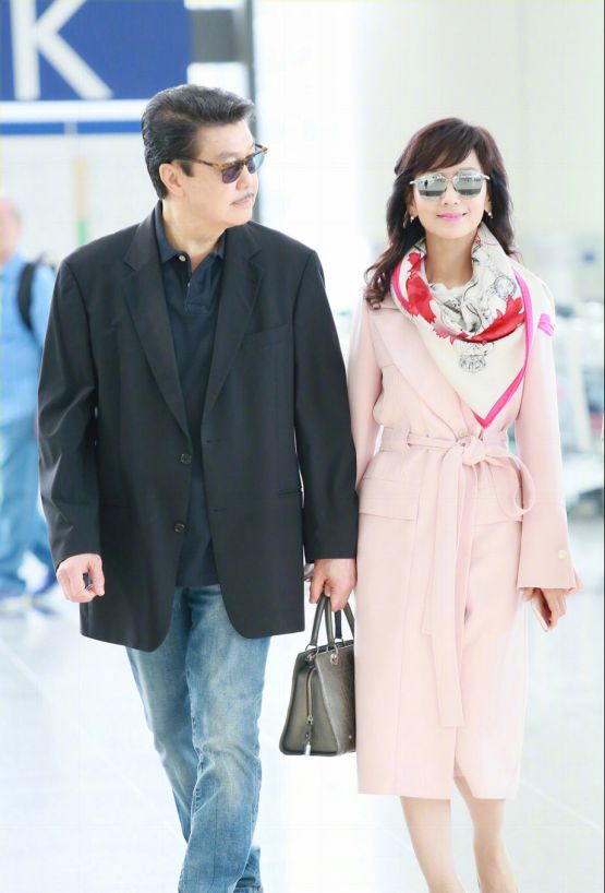 奔四奔五的年纪想要冻龄，穿衣打扮中注意这4点