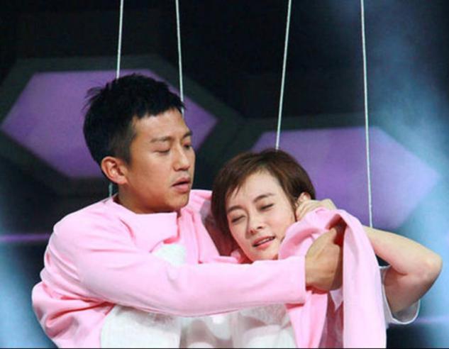 邓超孙俪晒九周年纪念日，被知名作家呼吁封杀