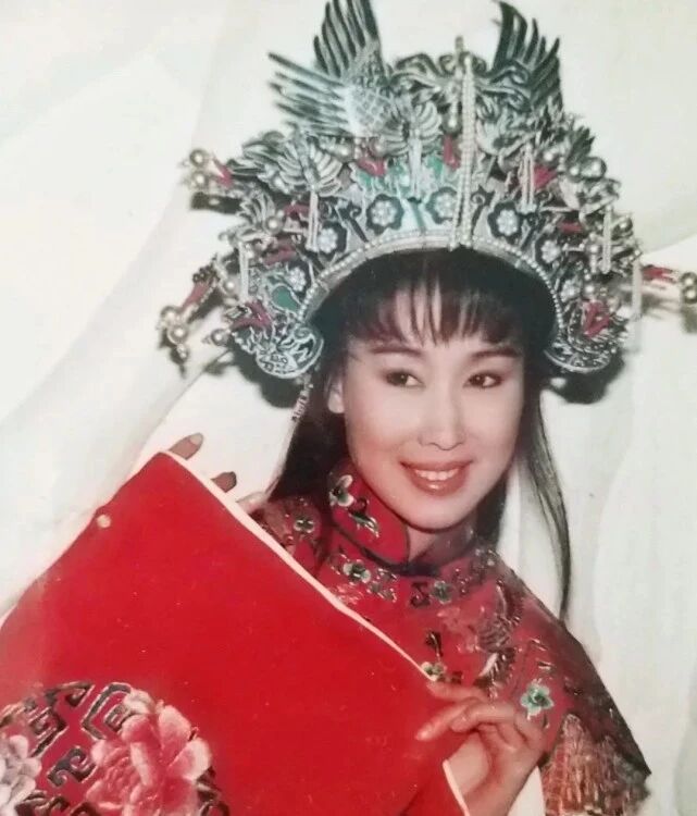 夏光莉凭《新白娘子》演李碧莲走红,巅峰时为爱隐退，却遇骗婚