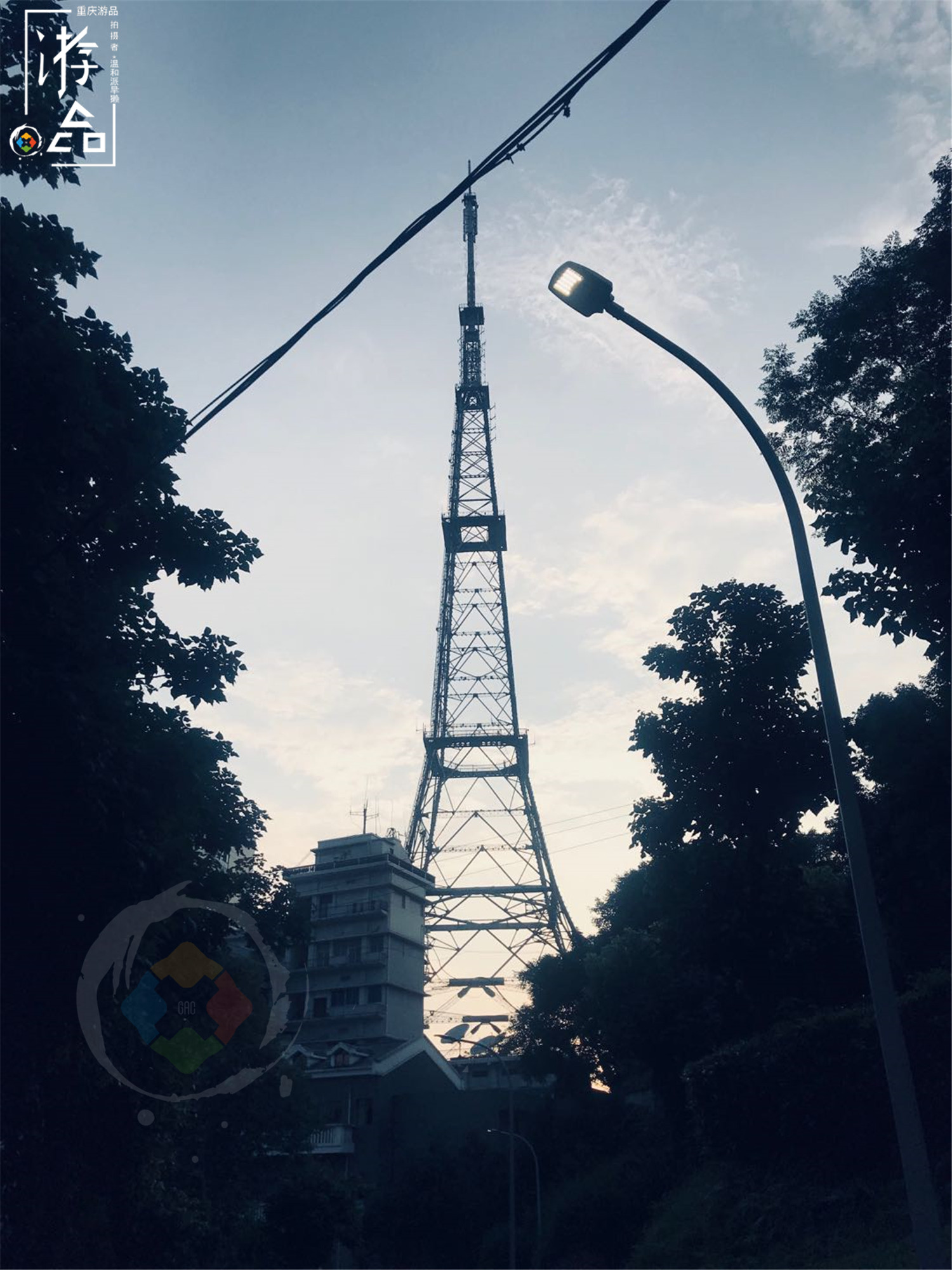 日本人评价重庆肖家湾，通往电视塔的坡道，被称神似宫崎骏的电影