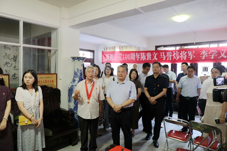 青史如鉴耀千秋 青春如歌颂党恩