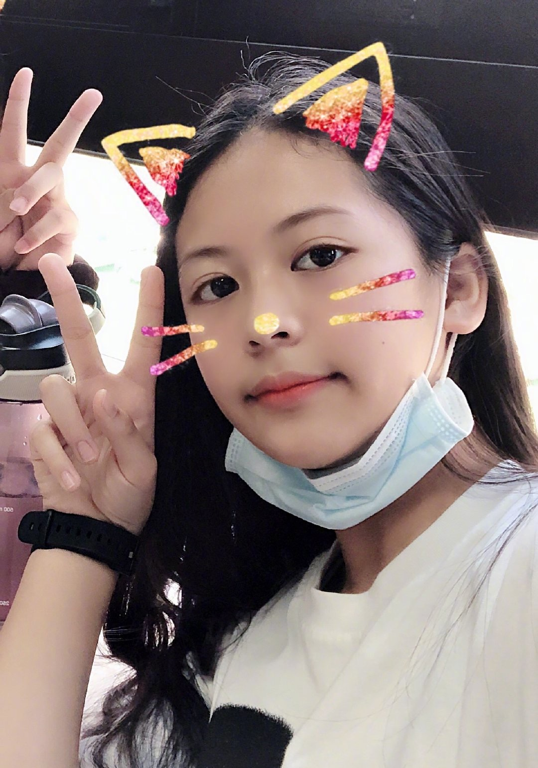 翁虹隔空为女儿庆生母爱满满，13岁水晶遗传好基因颜值超高