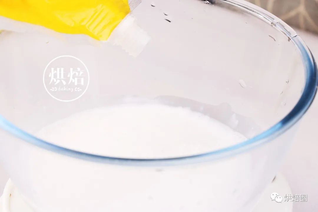 把西米整粒加入到木薯粉中蒸出來的糕好有嚼勁