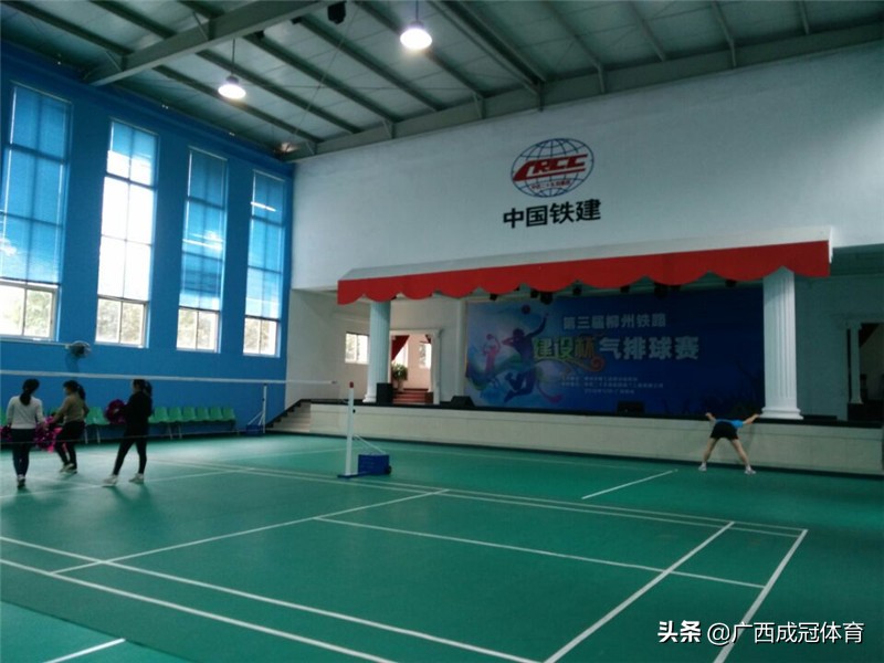 羽毛球場(chǎng)館為什么要鋪PVC塑膠地板？