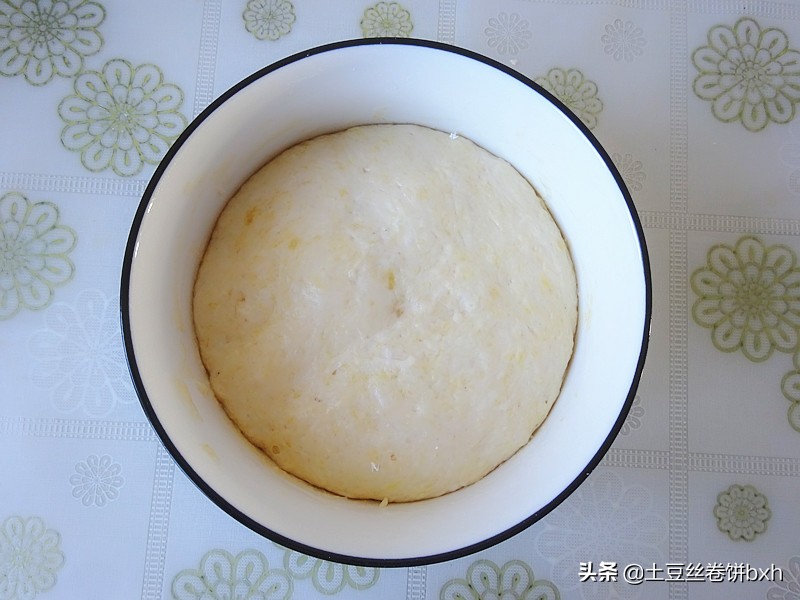 花生米的新吃法，用平底鍋做成小麵點，口口留香，老少都愛