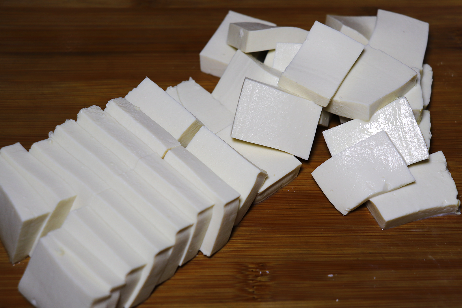 皮蛋放鍋裡蒸一蒸，飯店38元一份，在家做成本8元，待客太有面子