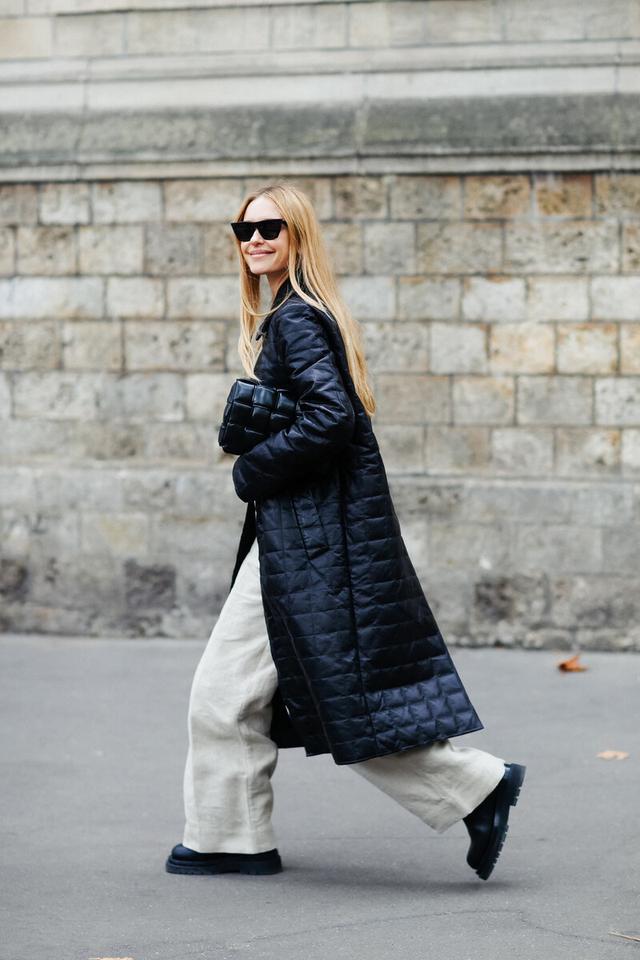 應采兒素顏太抗打，一身低調色依舊美到發光，確定是37歲倆娃媽