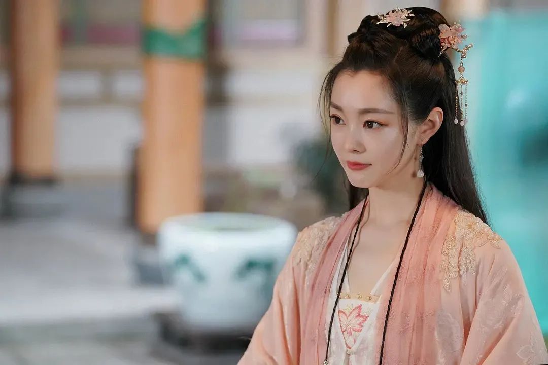 宋轶的“清醒”，撕开了多少中国女明星的“遮羞布”？