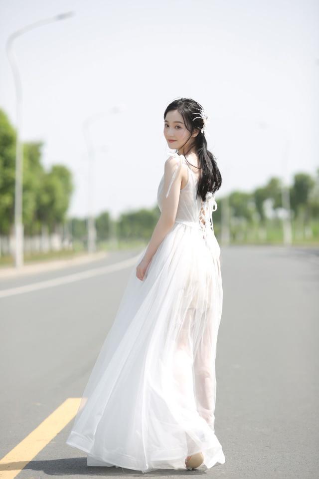 感到幸福的唯美句子 春风十里，不及相遇有你图片