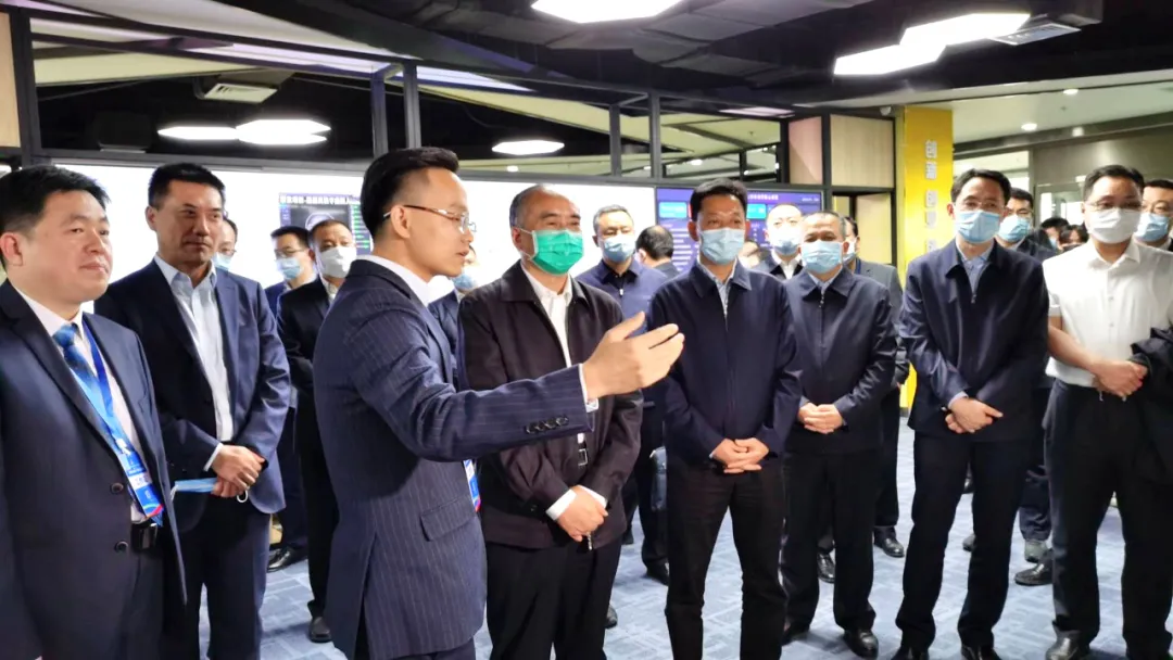 花脸亮相“双创周”山西分会场，CEO刘威向省长汇报成果获肯定