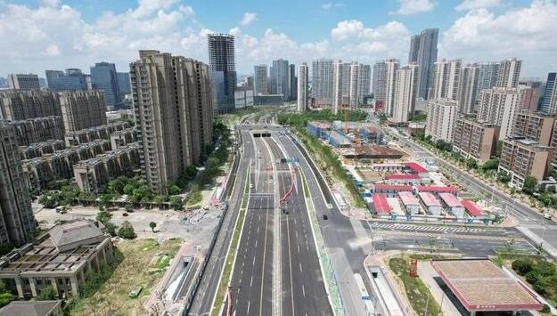 苏州一条不到15千米的道路改建工程，工期3年，建4年还未全线通车