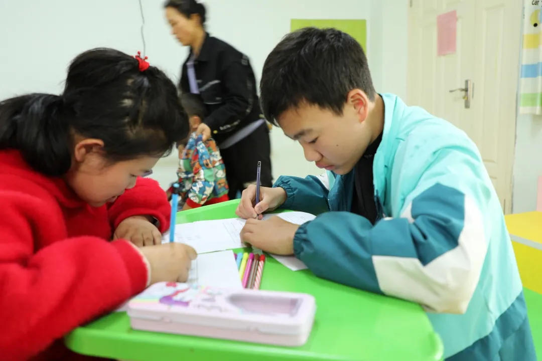 活动传文化 清明祭英烈——天府新区特殊教育学校学党史活动