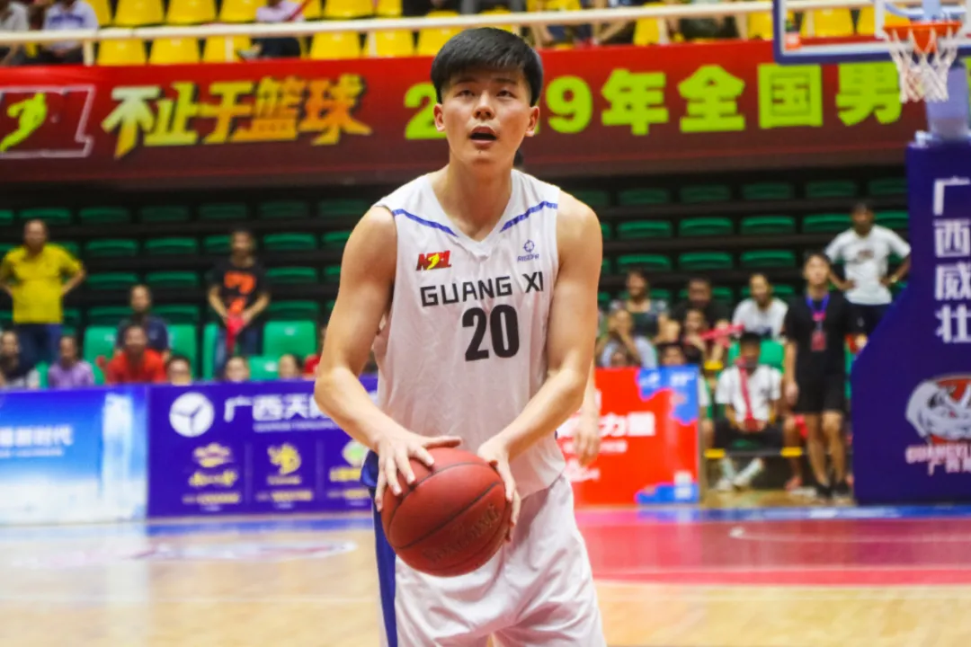 球员故事｜广西威壮篮球俱乐部“拼命三郎”张玉鹏