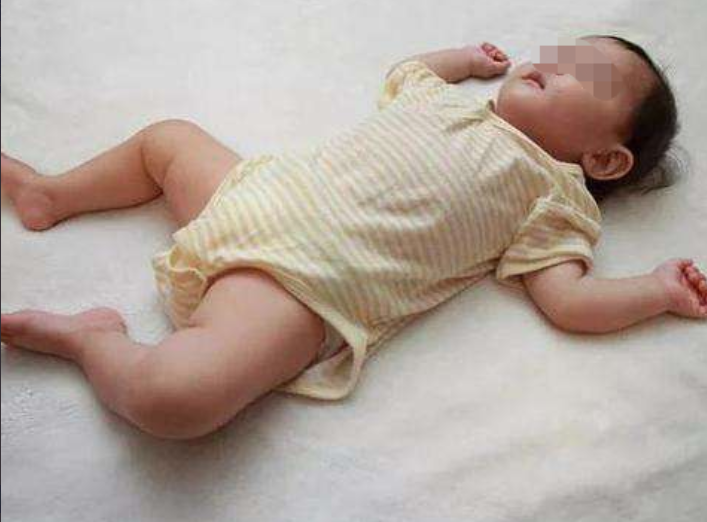 孩子熟睡後總愛�滿床打滾�？ 是睡得不安穩嗎？ 及早了解幫助孩子