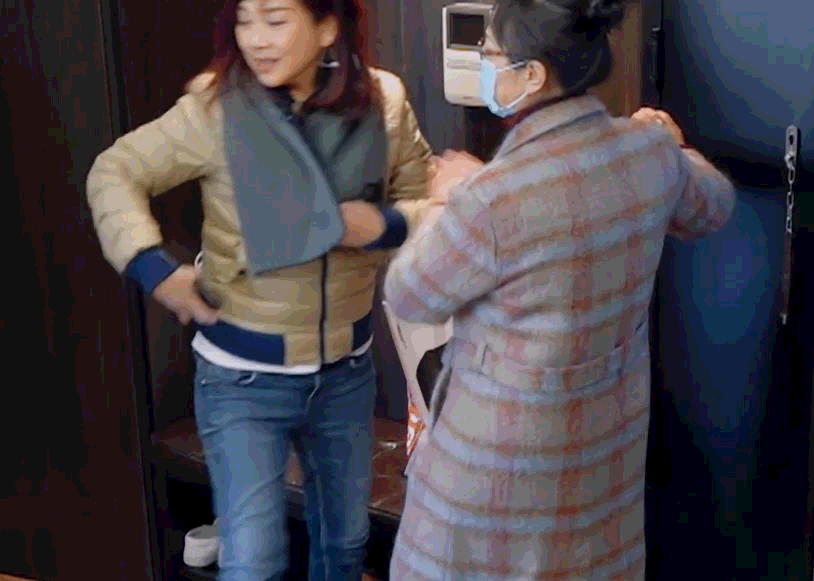 陈松伶大声叫张铎起床，张铎妈妈却嫌她吵到儿