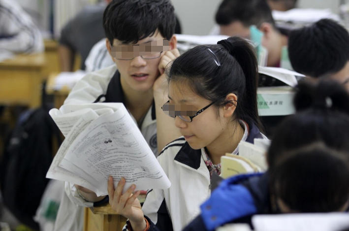 小学生读后感《撒野》火了，老师看后尴尬回复，不知如何给分