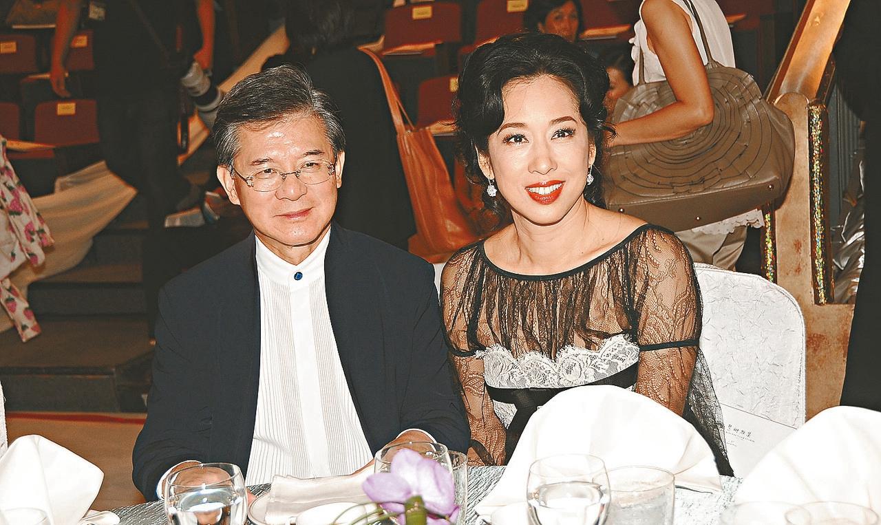 豪门生娃太疯狂，徐子淇生4子奖励10亿，郭晶晶的奖励让人羡慕