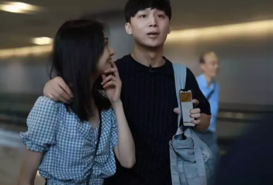 郑爽节目上内涵前男友胡彦斌？遭男方深夜回怼