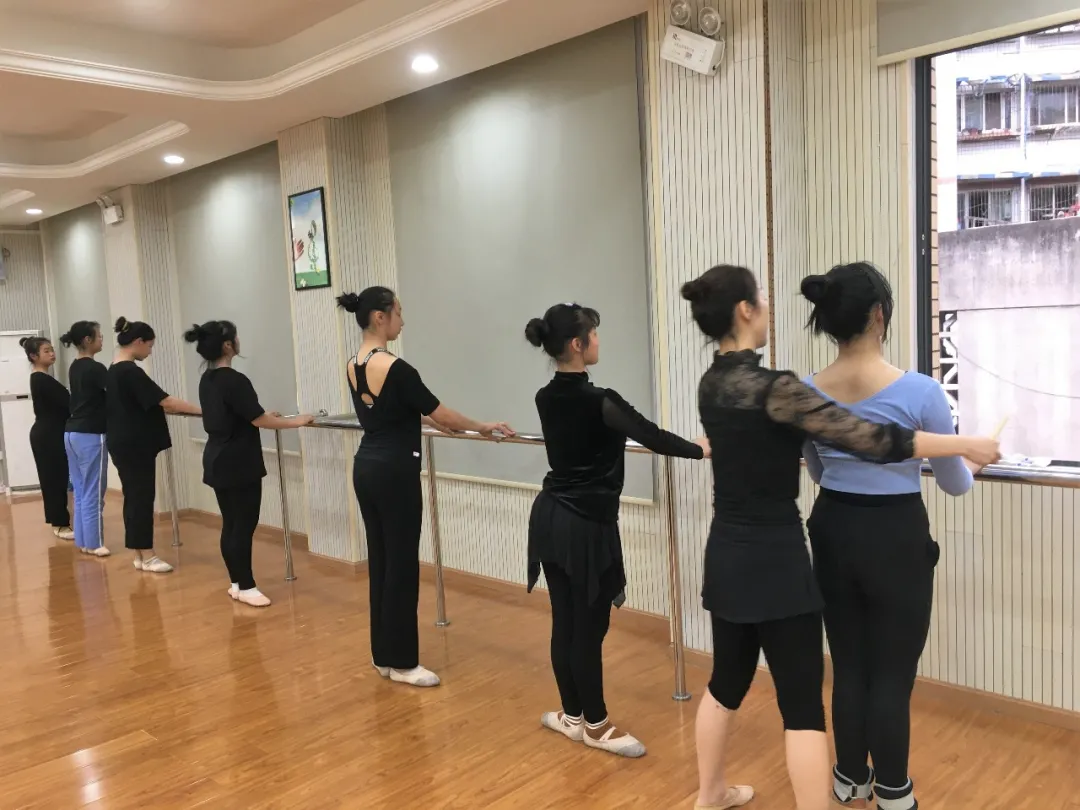 育人育心五育融合--新区中小学课后服务工作现场会在华阳中学召开