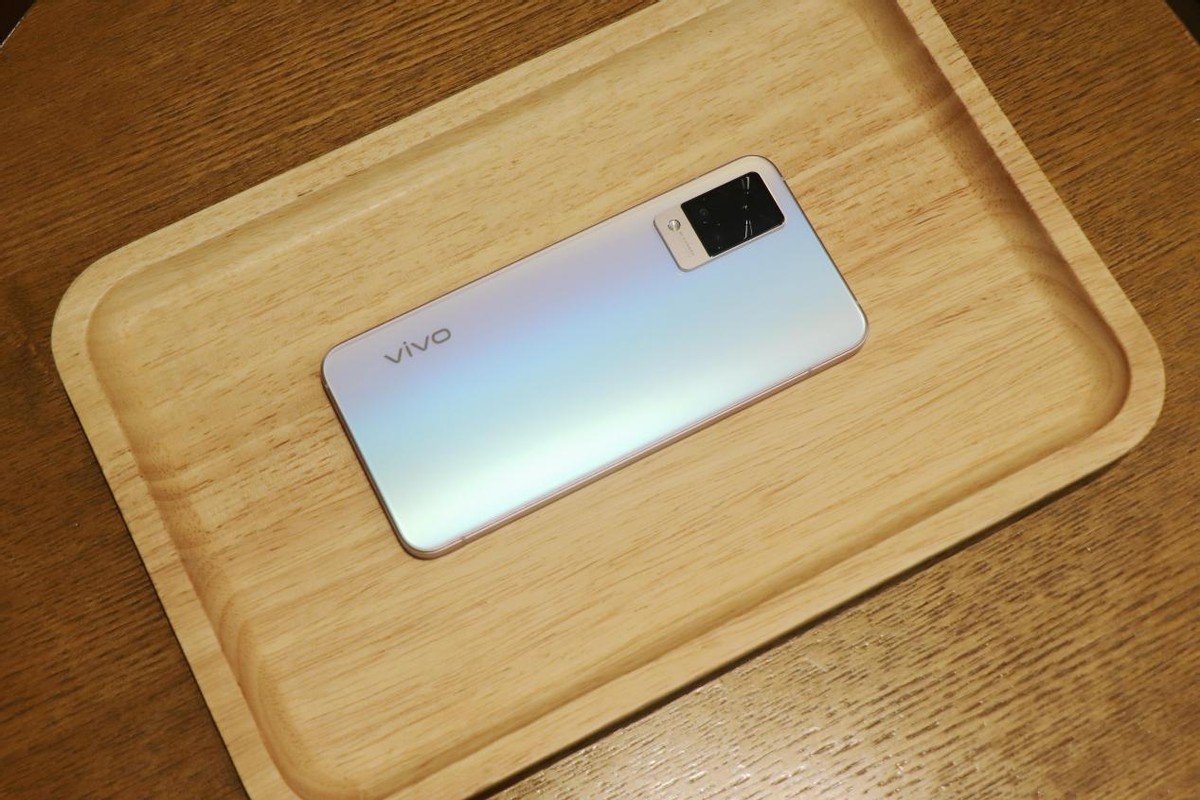 618种草自拍神器，vivo S9非凡的颜值，成就不一样的轻薄体验