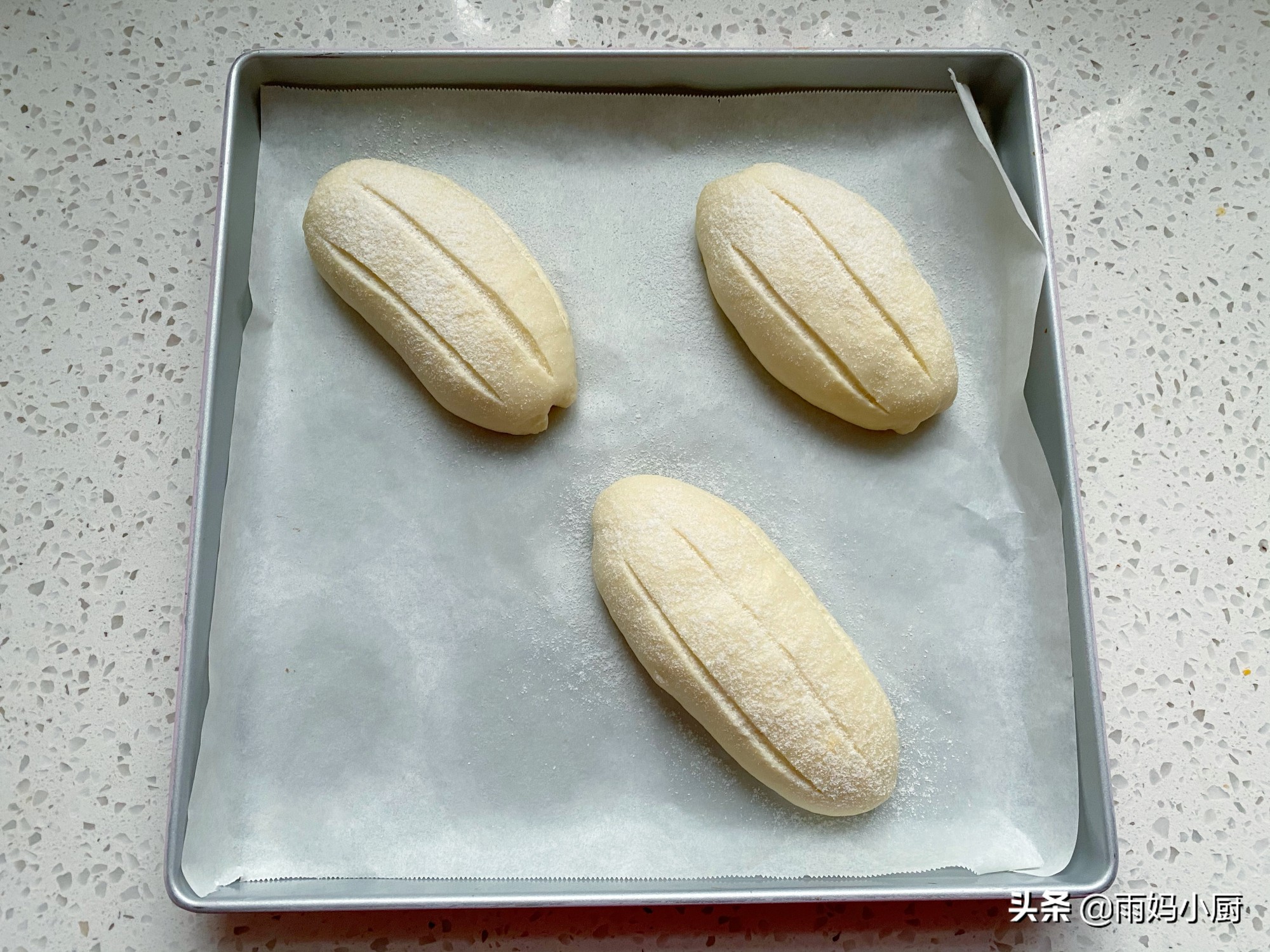 春天愛吃的早餐，奶香濃郁的牛奶哈斯早餐包，香氣四溢又鬆軟