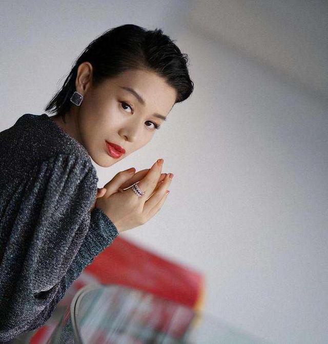 胡杏兒老公到底有什麼魔力，讓TVB女神高齡產子“四年抱三”