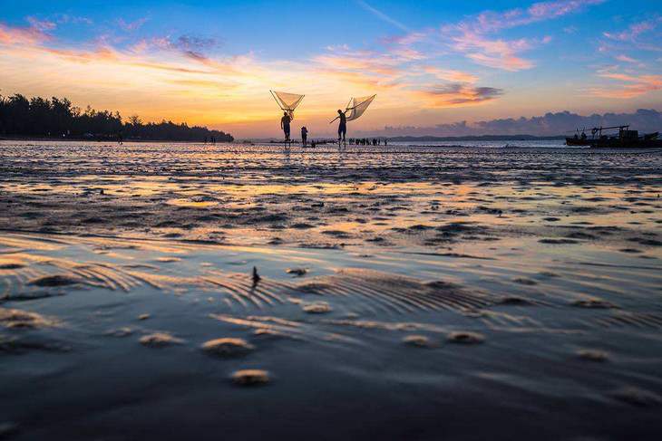 曾被越南拖着不还的中国领土，现在回归后，当地人成一特殊民族