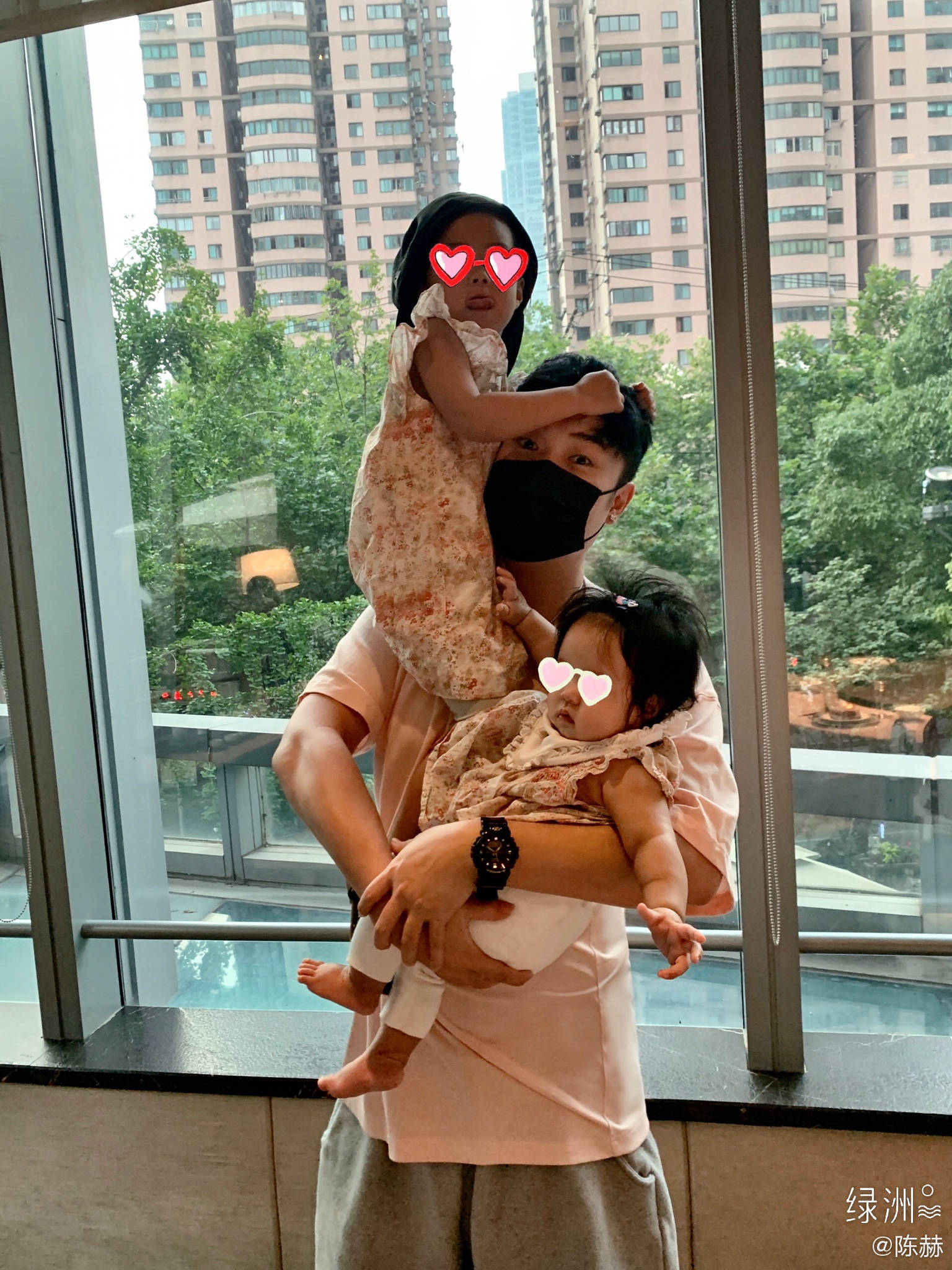 陈赫前妻曝光新恋情，对方颜值不输陈赫，满屏