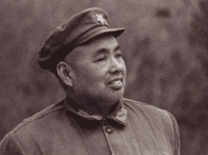 他17岁成为许世友的勤务兵，3年后，他成许世友