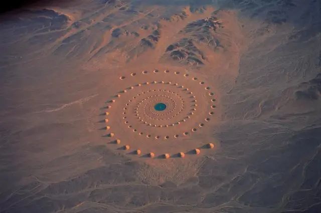 在沙漠里玩艺术，来看看这些创意吧