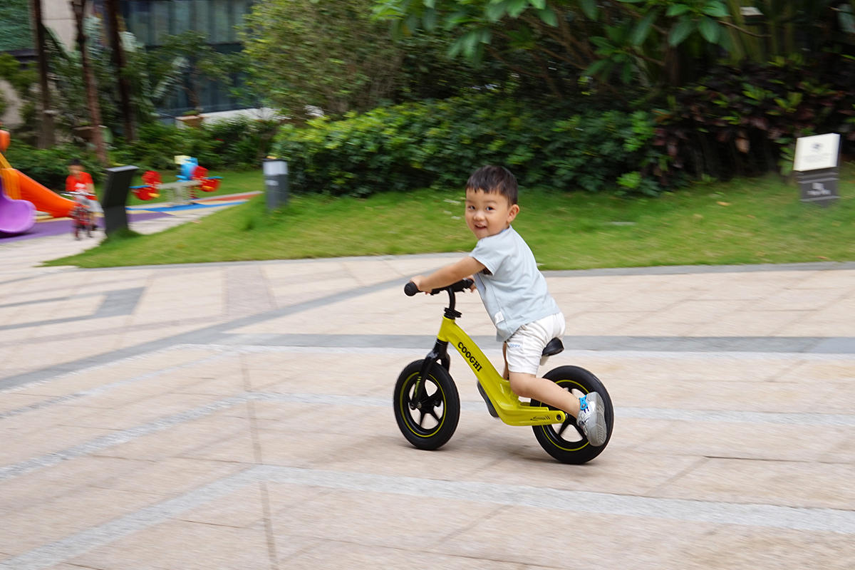 酷骑S3系列平衡车，孩子的第一辆车选它就对了