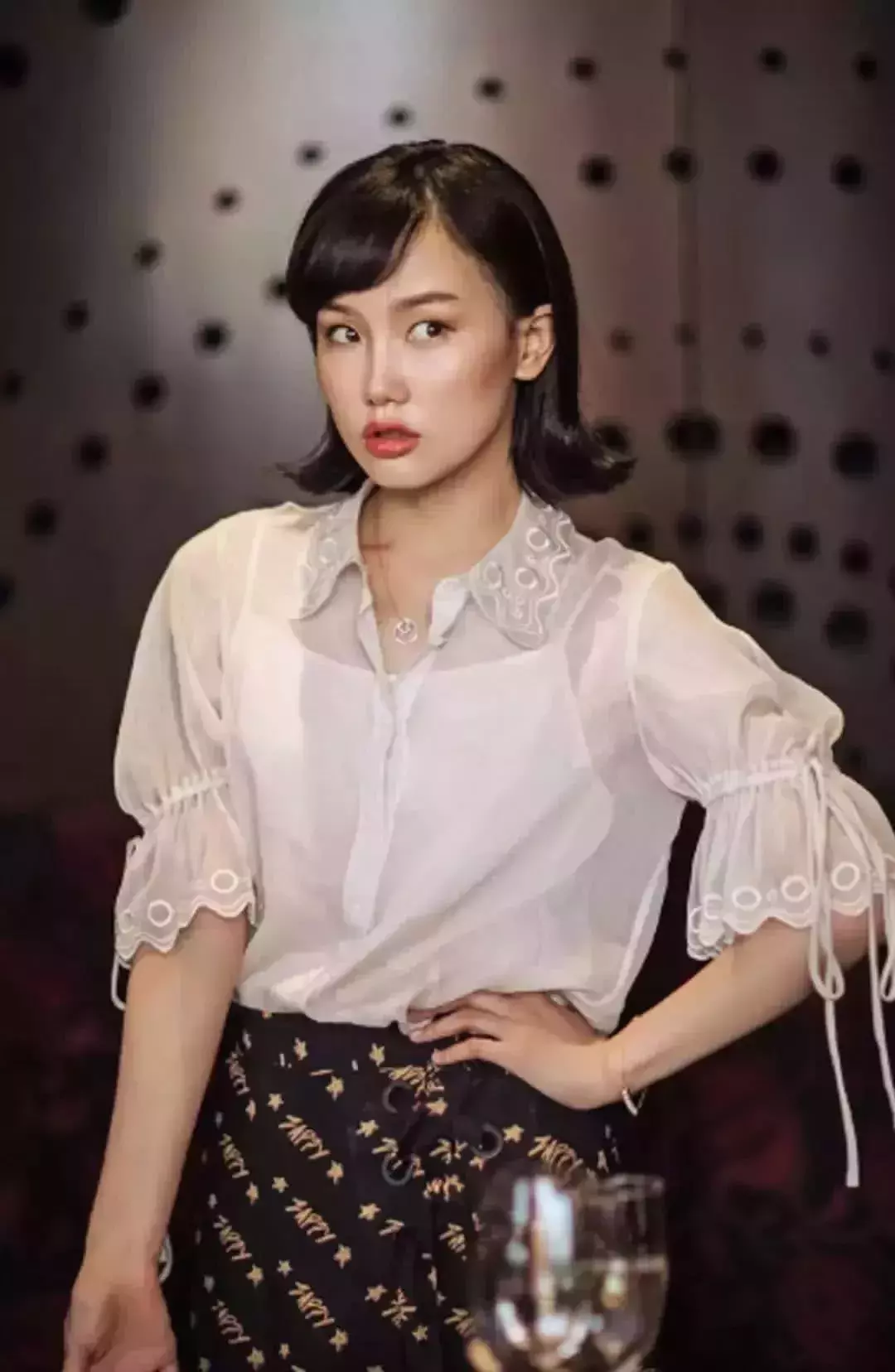 “歌红人不红”的黄龄:她是最有个性的“浴室歌手”