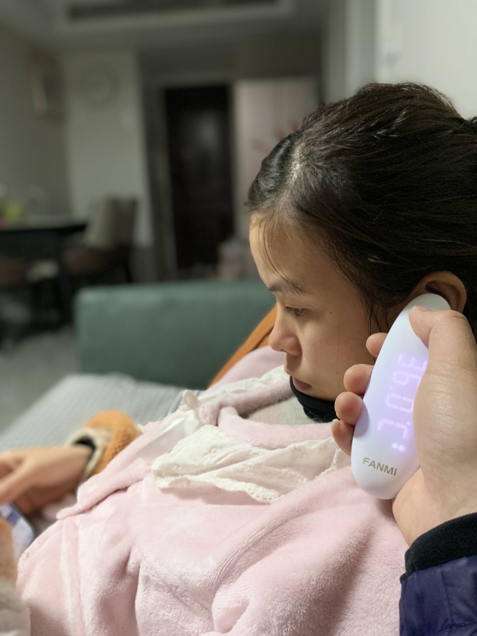 颜值、卫生、便捷并存的体温计-凡米耳温计白瓷版体验