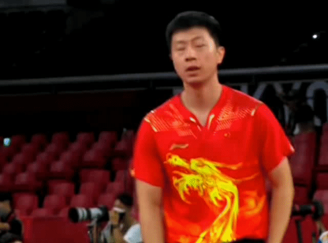 樊振东完胜！马龙不吹球改吹手丢1局进16强，国乒3人将一天双赛