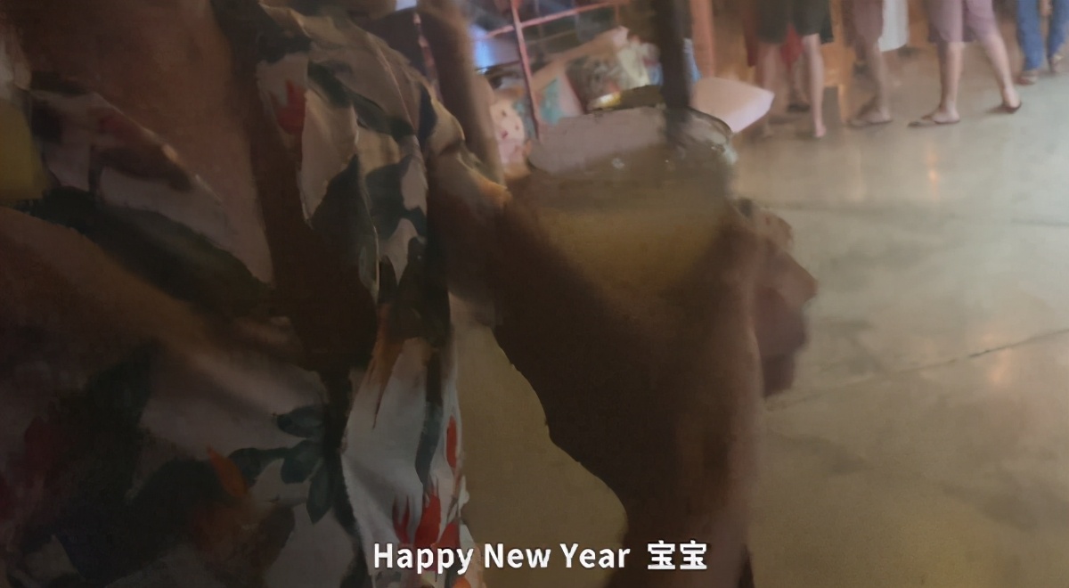 陈赫前妻在国外买房定居！直言美好生活在向她