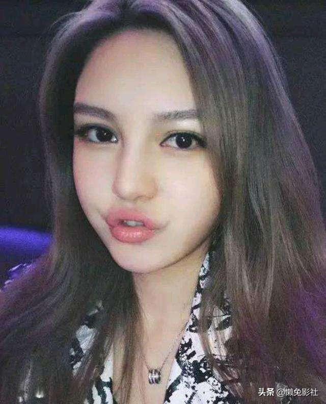 周扬青与雪梨直播真实颜值被赞，网友喊话：长