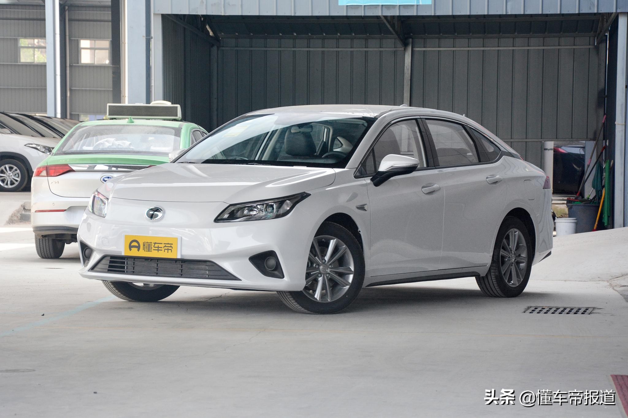 新车 | 续航365公里，20秒换电！长安新能源逸动EV460换电版交付