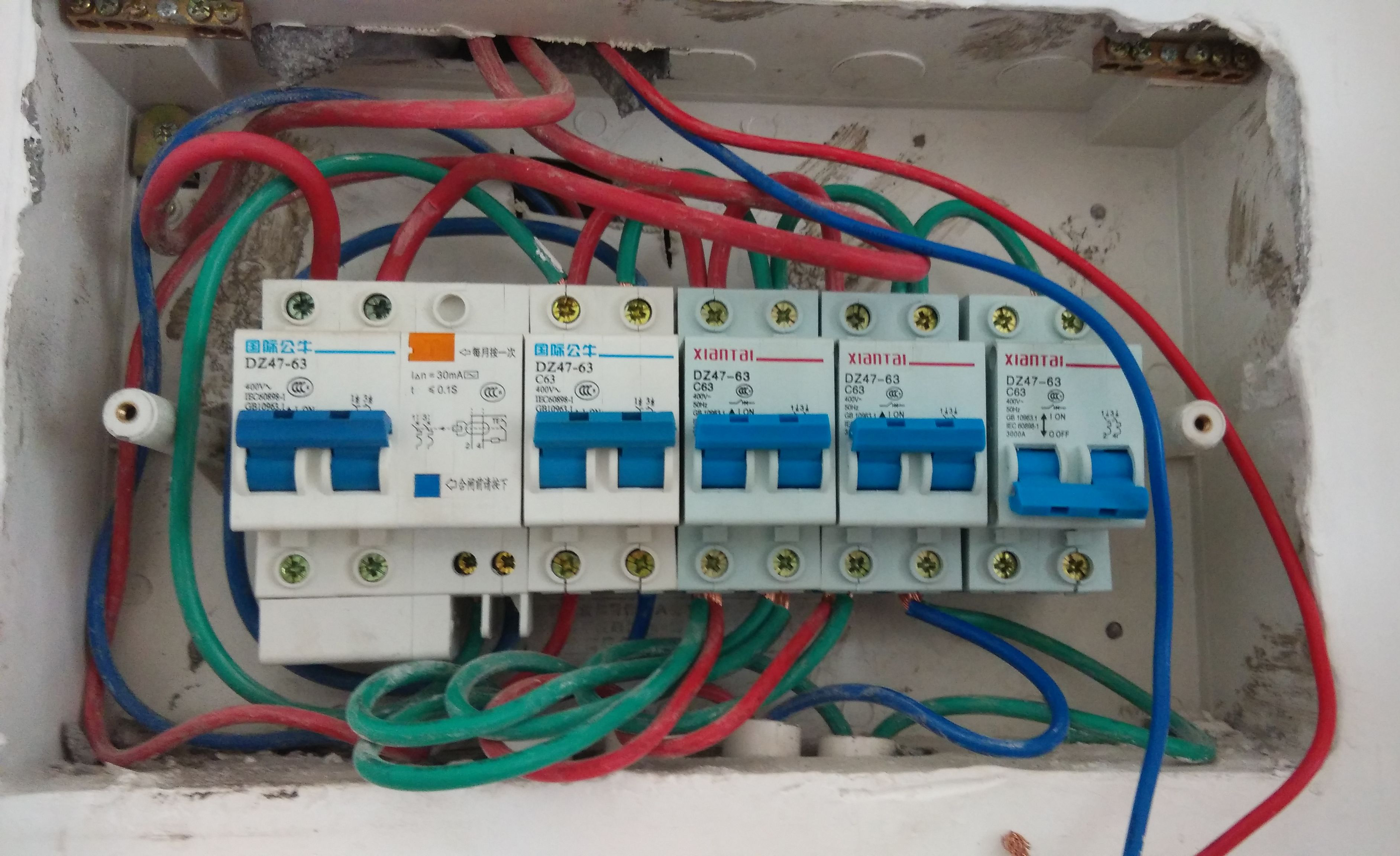 家庭電路用多大的電線？電線越粗越好嗎？錯(cuò)了，老電工是這樣做的
