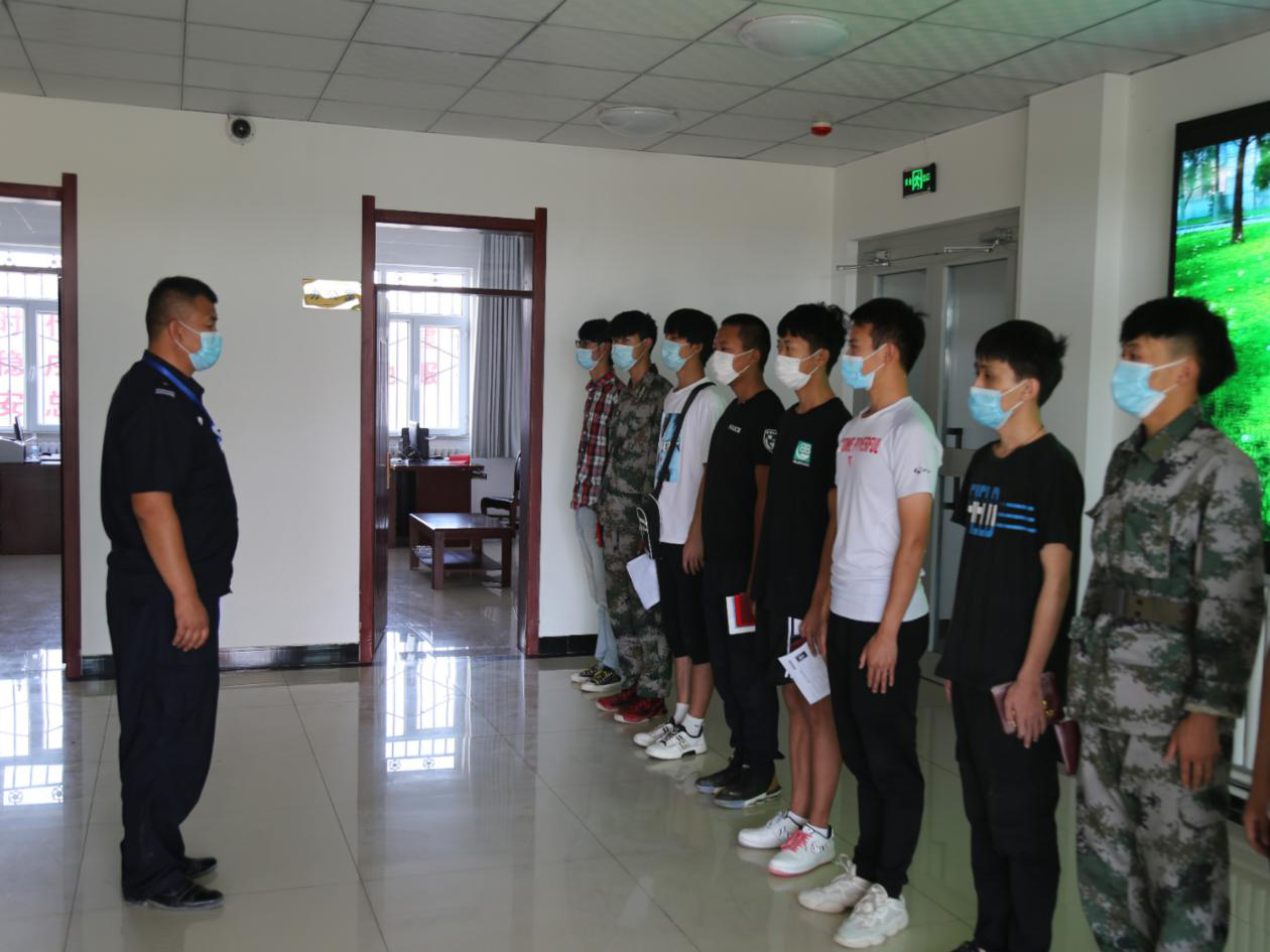 保家卫国征兵政审联动