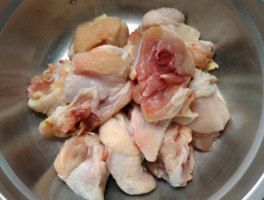 图片[2]-土豆炖鸡块的做法步骤图 鸡肉不腥不柴鲜香更滑嫩-起舞食谱网