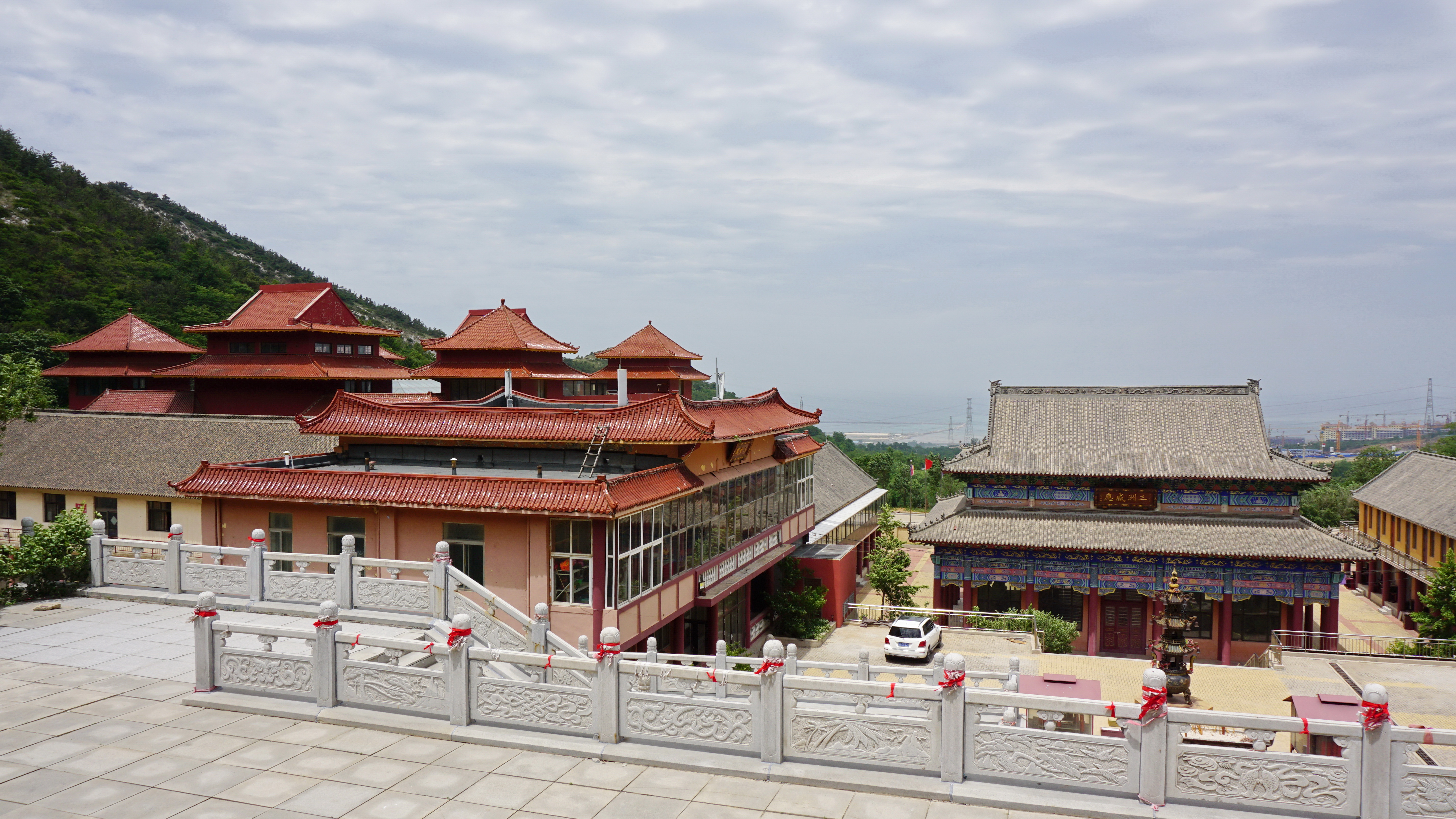 九峰相连 青山环抱 风光秀美的大连安山寺