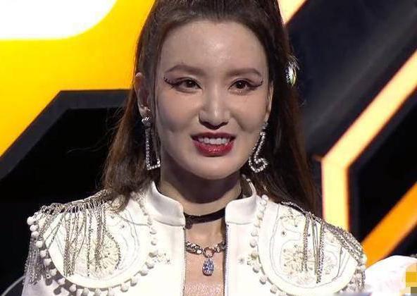 从娄艺潇到蔡明，恐怖的“硅胶脸”之下，为什