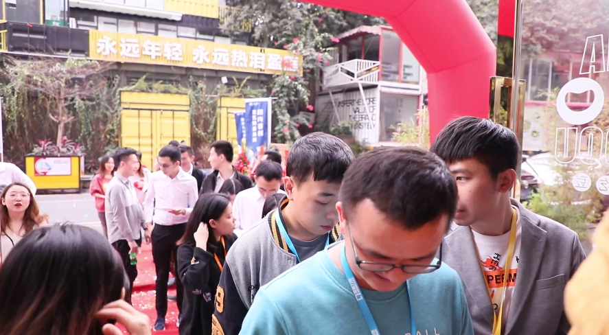 投資加盟好項目之奶茶加盟行業，2020年投資加盟賺錢好項目