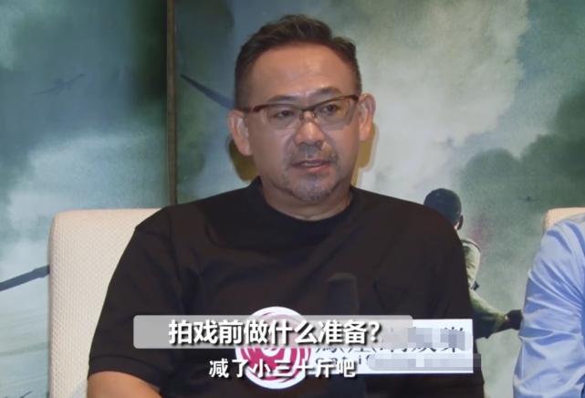 王千源俞灏明受访称《八佰》拍摄困难重重，姜武曝为戏减肥30斤