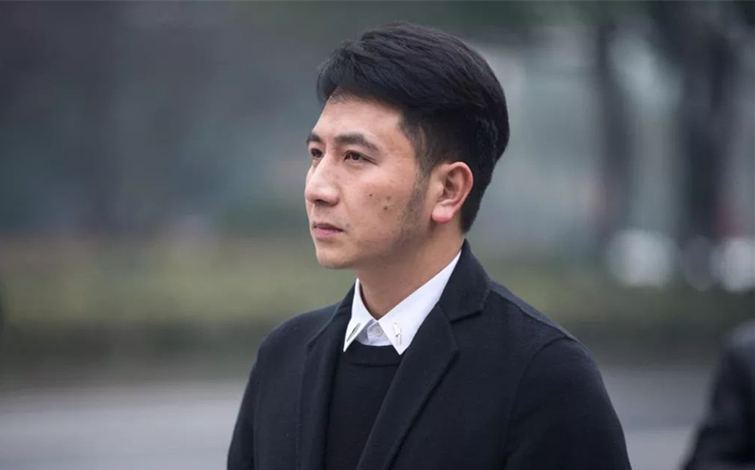 林生斌再婚生女后，朱小贞哥哥发声：你的深情与执着，真的不值